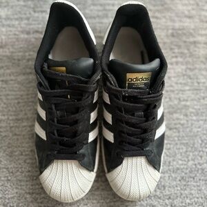 Adidas superstar